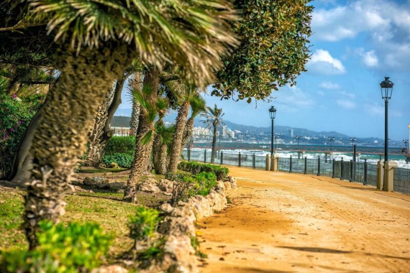 Marbella: Express Walk with a Local in 60 minutes - Marbella: Express Walk with a Local in 60 Minutes