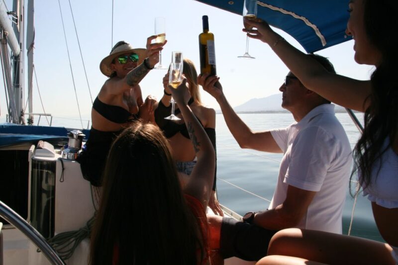 Marbella: Puerto Banús Private Sailing Cruise with Drinks - FAQ Section