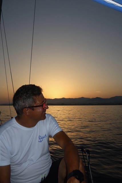 Marbella: Sunset Luxury Sailing Cruise in Puerto Banús - Key Points
