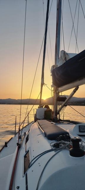Marbella: sunset sailboat trip Drinks-Snacks,2 hour - What to Expect from the Marbella Sunset Sailboat Trip