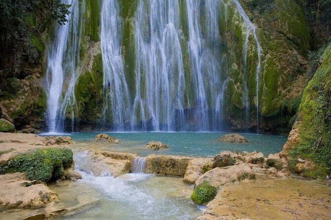 María and Miguel stop - El Limón waterfall with lunch included from las Galeras - A Close Look at the Tour Experience