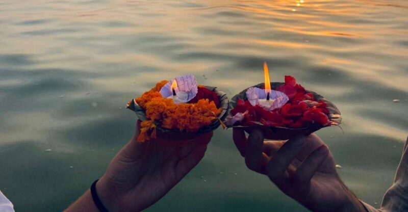 Marigold Boat trip to feel Kashi - Key Points