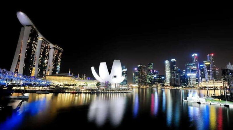 Marina Bay Sands Yacht Cruise - Key Points