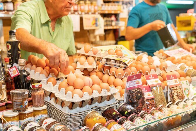 Market tour and lunch or dinner at a local's home in Siracusa - A Deep Dive into the Sicilian Food Experience