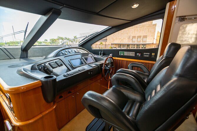 Marlet Sunseeker 82' yacht rental, the largest in Cartagena - The Sum Up