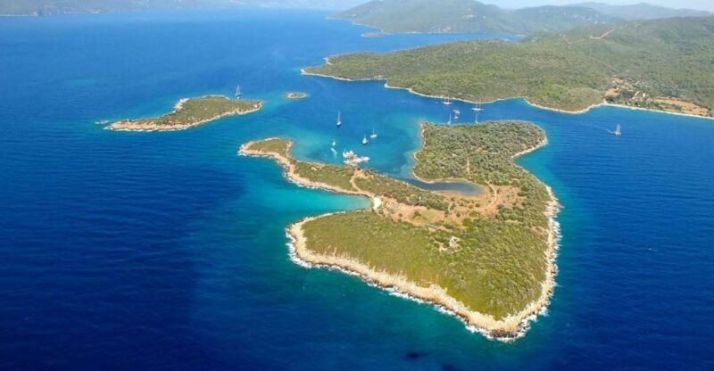 Marmaris: Cleopatra Island Boat Trip with Lunch and Transfer - Who Should Take This Tour?