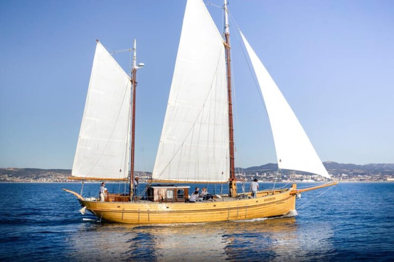 Marseille: Day sailing in the heart of the Calanques with organic lunch and wine - Key Points