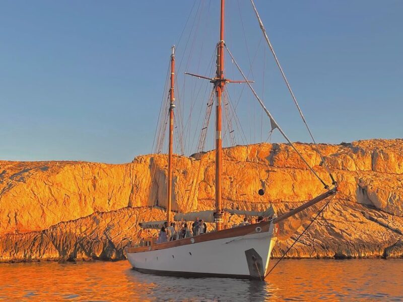 Marseille: Frioul Islands Sunset Cruise with Cocktail Dinner - Authentic Experiences & Authentic Guests