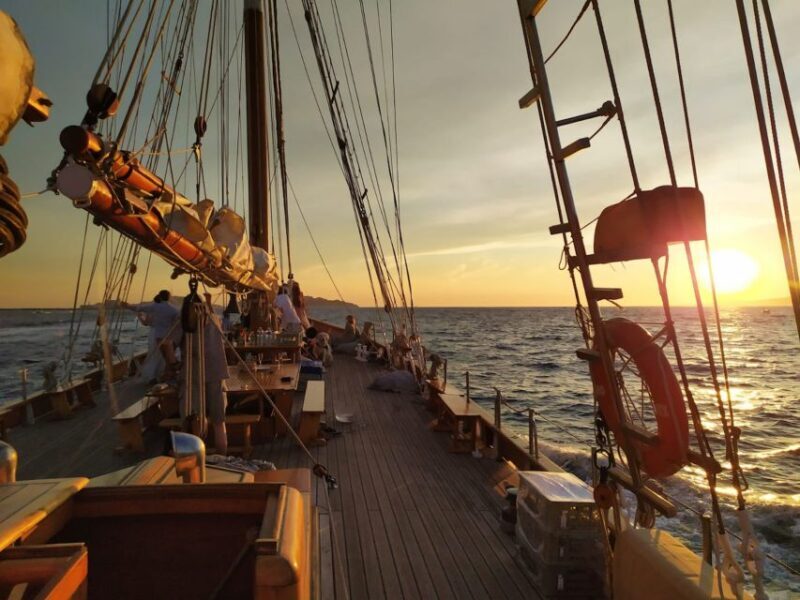 Marseille: Frioul Islands Sunset Cruise with Cocktail Dinner - Practical Tips for Travelers