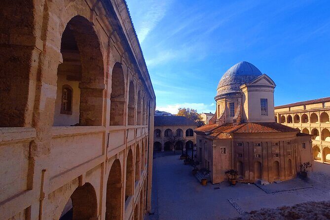 Marseille Guided Tour for 2.5 Hours with a Bilingual Local Guide - Detailed Breakdown of the Itinerary