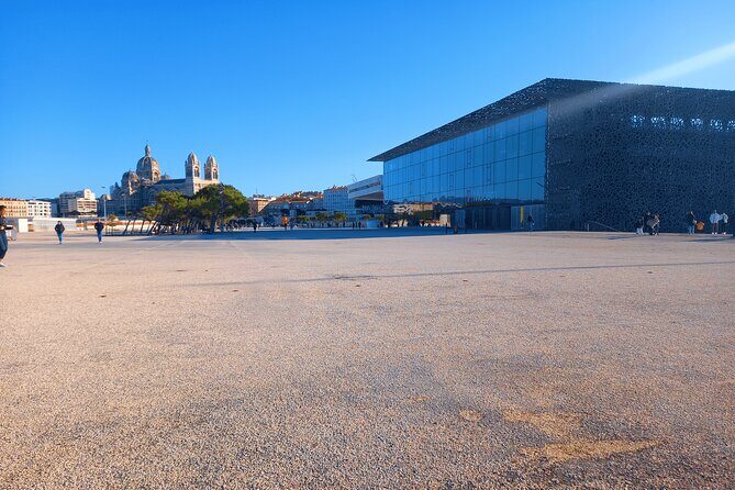 Marseille Guided Tour for 4 Hours with a Bilingual Local Guide - The Iconic Notre-Dame de la Garde