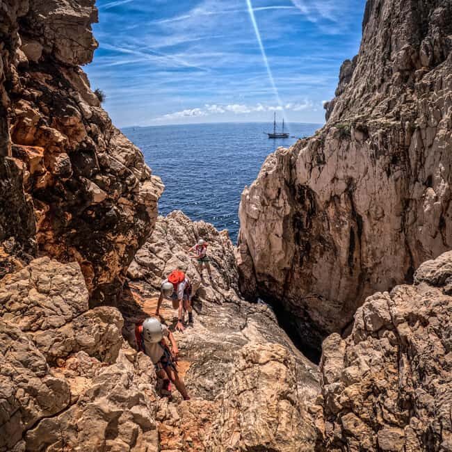Marseille : Sormiou Via Corda in the Calanques - Level 1 - Discover the Sormiou Calanque through Via Corda: A Unique Cliffside Adventure