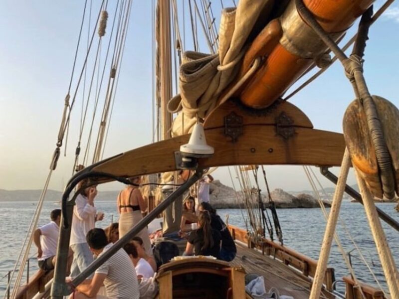 Marseille: Sunset Cruise Cocktail-Dinner in Frioul Islands - A Detailed Look at the Experience