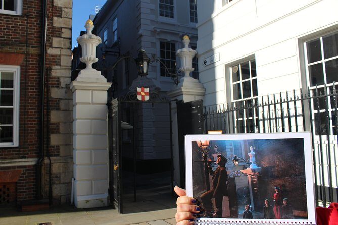 Mary Poppins Walking Tour of London - Key Points