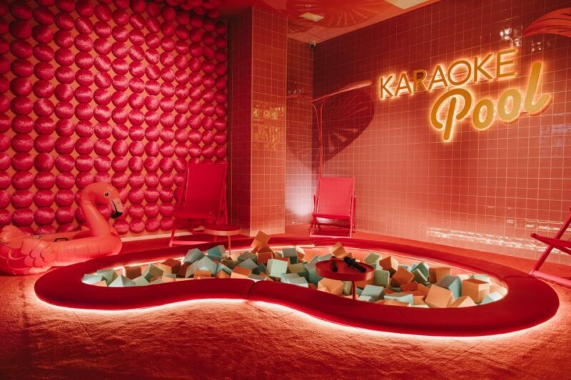 Maspalomas: Holiday World Themed Karaoke Room Rental - Key Points