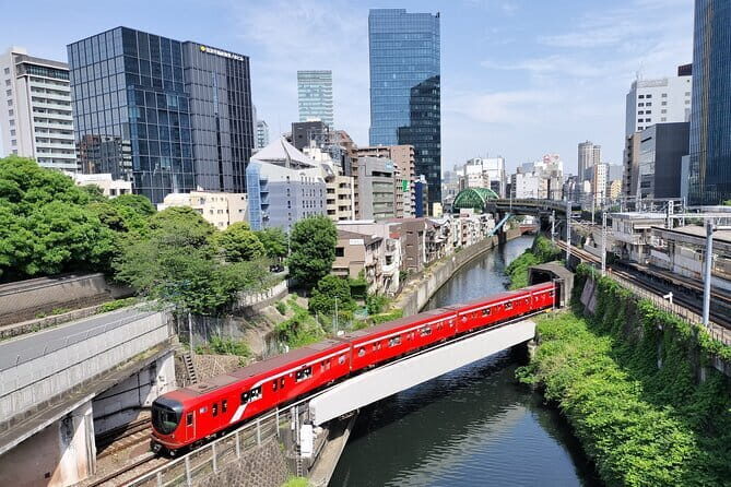 Master Tokyo's public transport and visit hidden neighborhoods - Key Points