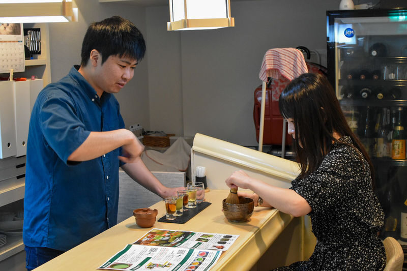 Matcha Experience with of Japanese Tea Tasting in Tokyo - Begin with a welcome drink and a tea lesson