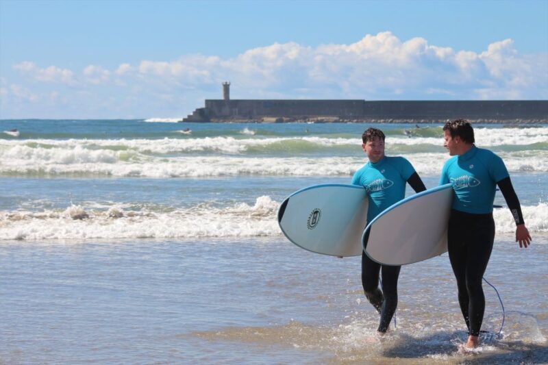Matosinhos: Surfing Lesson with Equipment - Equipment and Safety