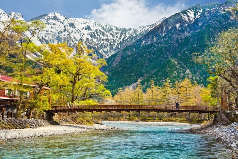Matsumoto Castle and Kamikochi 1-Day Customizable Tour - Matsumoto Castle: Crow Castle up close