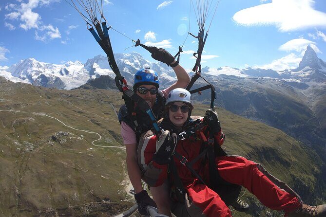 Matterhorn Paragliding flight in Zermatt (20-25min) - A Closer Look at the Zermatt Paragliding Experience