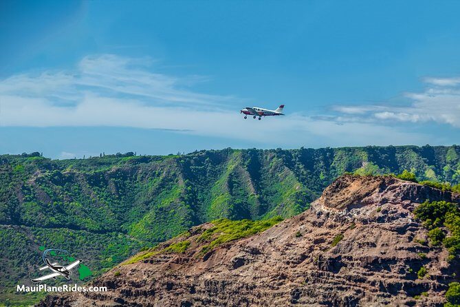 Maui *PRIVATE* Air Tour: Aquamarine & Emerald Dream: (2-5 People) - Maui PRIVATE Air Tour: Aquamarine & Emerald Dream – Aerial Adventure for Up to Five