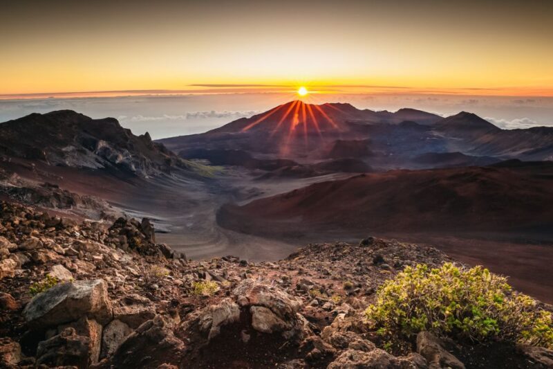 Maui: Sunrise & Breakfast Tour to Haleakala National Park - Maui: Sunrise & Breakfast Tour to Haleakala National Park