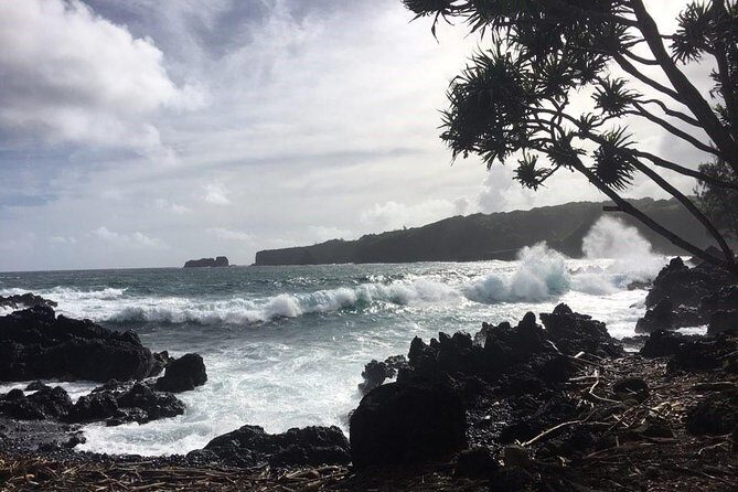 Maui Tour : Road to Hana Day Trip from Lahaina with Pick-up - Key Points