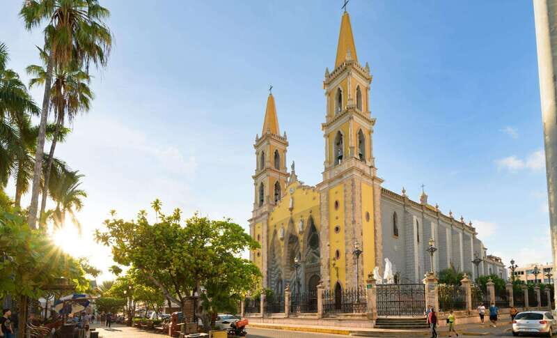 Mazatlan: Old Town Sightseeing and Golden Zone - The Real Traveler Perspective