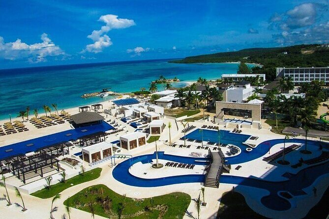 MBJ Airport Taxi to Royalton Blue Waters - A Reliable Ride from Montego Bay Airport to Royalton Blue Waters