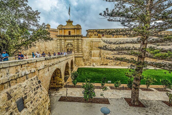 Mdina and Highlights of Malta Full Day Guided Tour Incl. Lunch and Transfers - FAQ