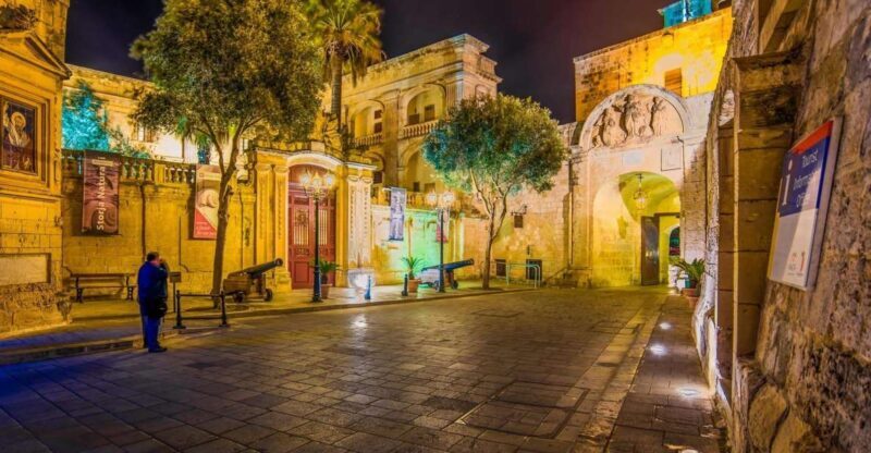 Mdina: Valletta Waterfront Area, Mdina, and Rabat Night Tour - Discover Malta After Dark: Mdina, Rabat, and Valletta Night Tour