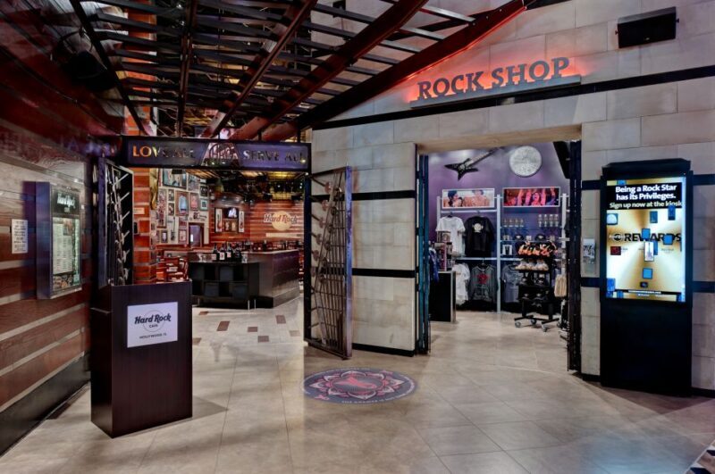 Meal at the Hard Rock Cafe Hollywood Florida - Dining at the Hard Rock Cafe Hollywood Florida: A Musical Feast
