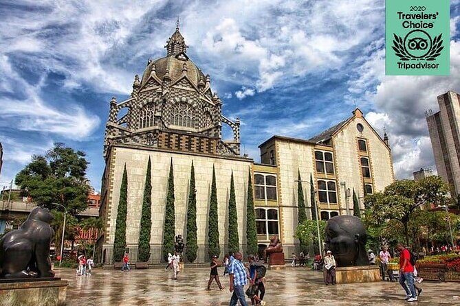 Medellín City Comuna 13 and Arvi Park Full Day Private Tour - An In-Depth Look at the Medellín Comuna 13 and Arvi Park Full-Day Tour