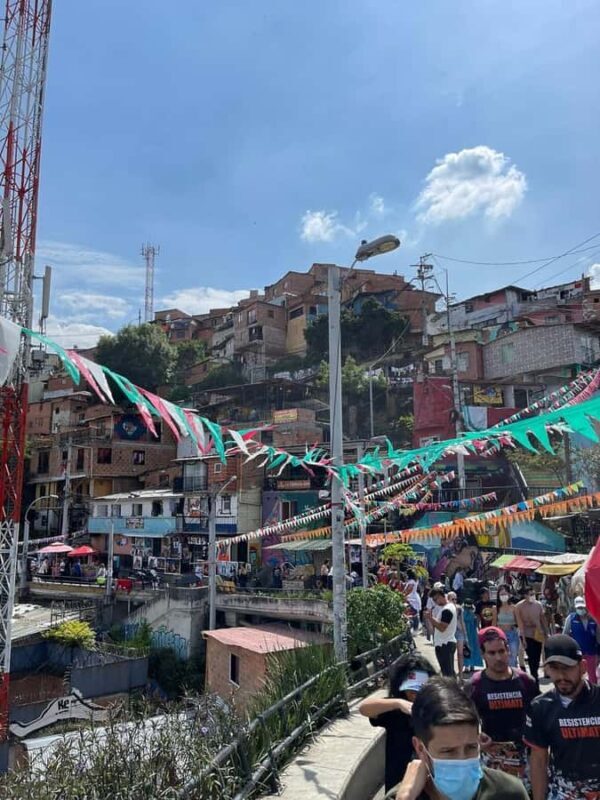 Medellin: City Tour with Comuna 13 and Graffiti Medellin - Key Points