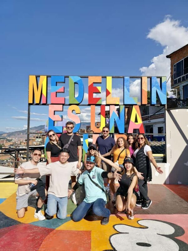 Medellín: Comuna 13 and Graffiti Guided Tour with a Local - Exploring Comuna 13: What to Expect