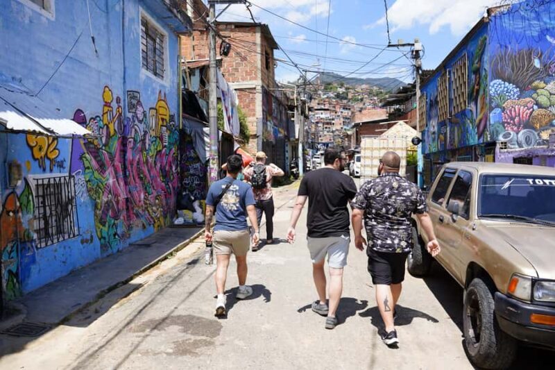 Medellín: Comuna 13 and Graffiti Guided Tour with a Local - FAQ