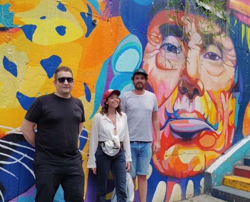 Medellín: Comuna 13 District Tour with Cable Car Ride - An In-Depth Look at the Medellín Comuna 13 Tour