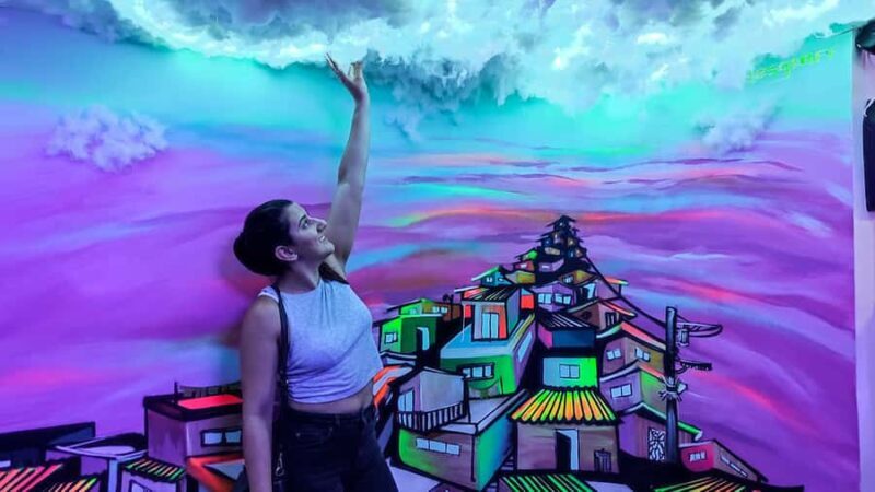 Medellin: Comuna 13 Graffiti Tour, Street Food and Cable Car - Key Points