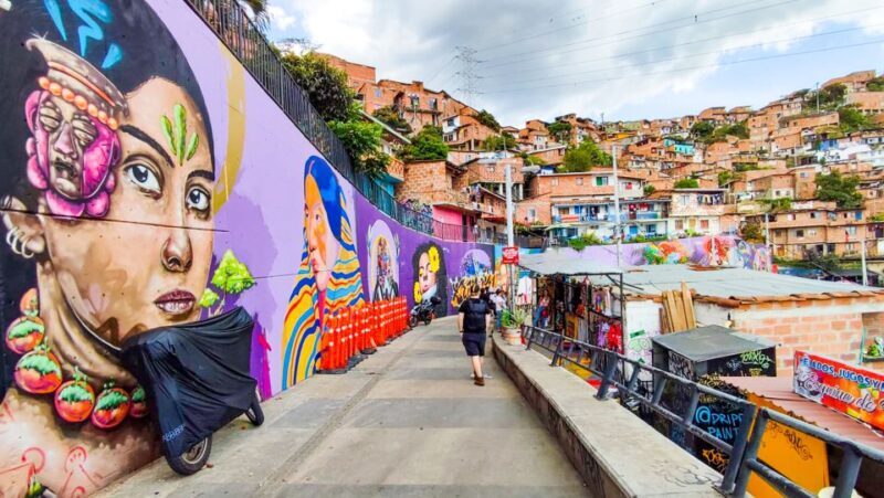 Medellin: Comuna 13 Graffiti Tour, Street Food and Cable Car - Practical Tips for Travelers