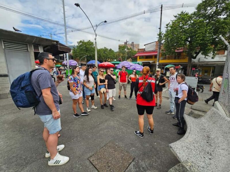 Medellín: Comuna 13 Graffiti Tour with Protein Shake Making - A Deep Dive into the Comuna 13 Graffiti Tour