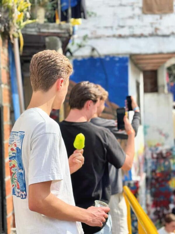 Medellín Comuna 13 local guides snacks and your own graffiti - A Deep Dive into the Comuna 13 Tour Experience