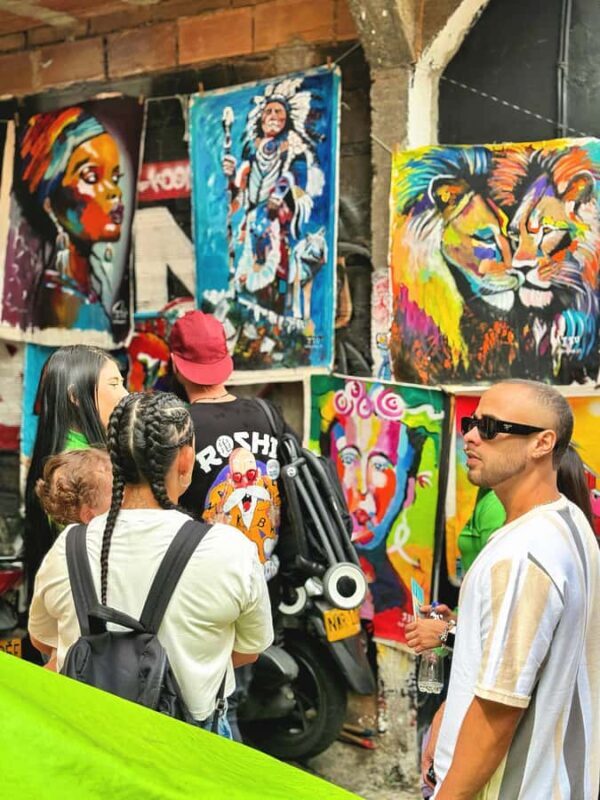 Medellín Comuna 13 local guides snacks and your own graffiti - FAQ