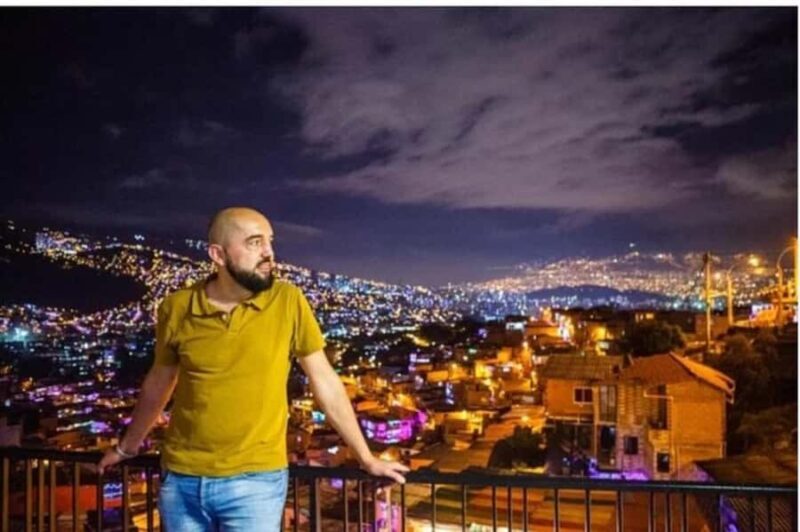 Medellin: Comuna 13 Night Time Tour - Key Points