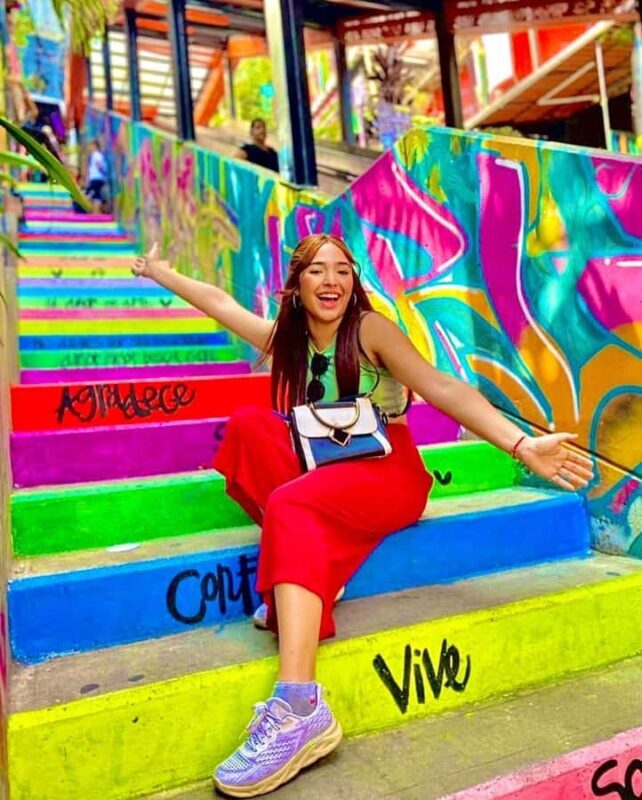 Medellín: Comuna 13 True Story and Street Food Tour - Key Points