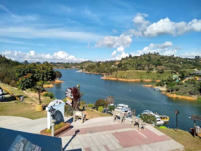 MEDELLIN: ENGLISH TOUR GUATAPE + OLD PEÑOL + MALECON + BOAT RUMBERO - A Detailed Look at the Tour Experience