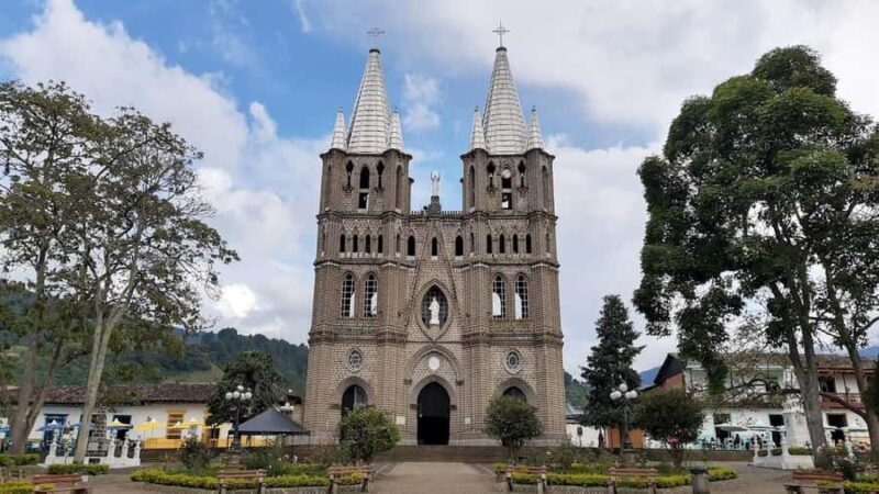MEDELLIN: GARDEN TOUR + ANDES (PANORAMIC) + TROUT FARM - Who Will Love This Tour?