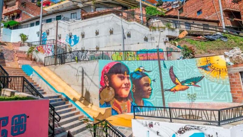 Medellin: Graffiti Tour Comuna 13 - Key Points