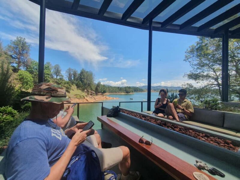 Medellin: Luxury and Private City Tour in French - Authentic Experiences and Unique Insights