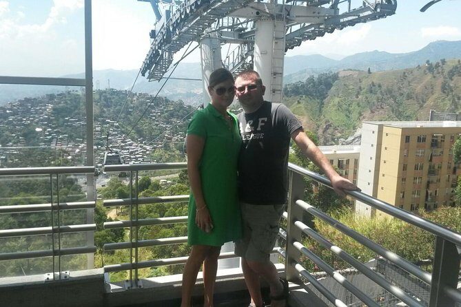 Medellin Metro Tour including Fernando Botero´s Plaza - A Closer Look at the Medellín Metro Tour