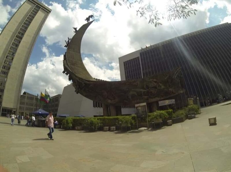 Medellin : Must-See Sites Walking Tour With A Guide - A Closer Look at the Itinerary